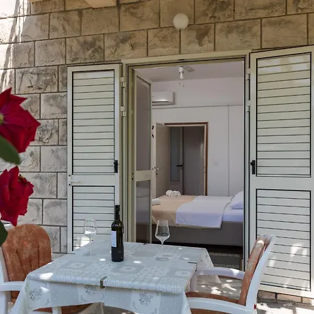 Begovi - One Bedroom Bronx * Dubrovnik